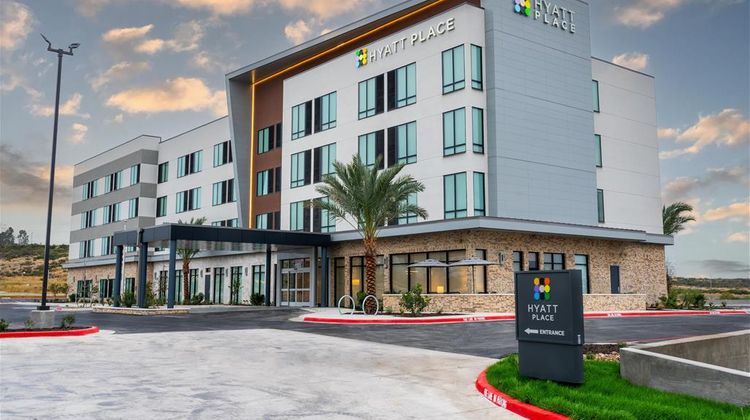 Hyatt Place Eagle Pass Exterior