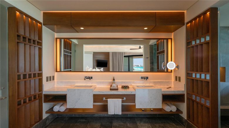 <b>Secrets Resort & Spa Room</b>. Images powered by <a href="https://iceportal.shijigroup.com/" title="IcePortal" target="_blank">IcePortal</a>.
