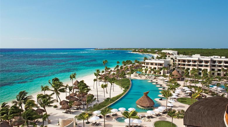 <b>Secrets Akumal Riviera Maya Pool</b>. Images powered by <a href="https://iceportal.shijigroup.com/" title="IcePortal" target="_blank">IcePortal</a>.