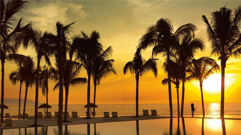 <b>Secrets Vallarta Bay Puerto Vallarta Pool</b>. Images powered by <a href="https://iceportal.shijigroup.com/" title="IcePortal" target="_blank">IcePortal</a>.