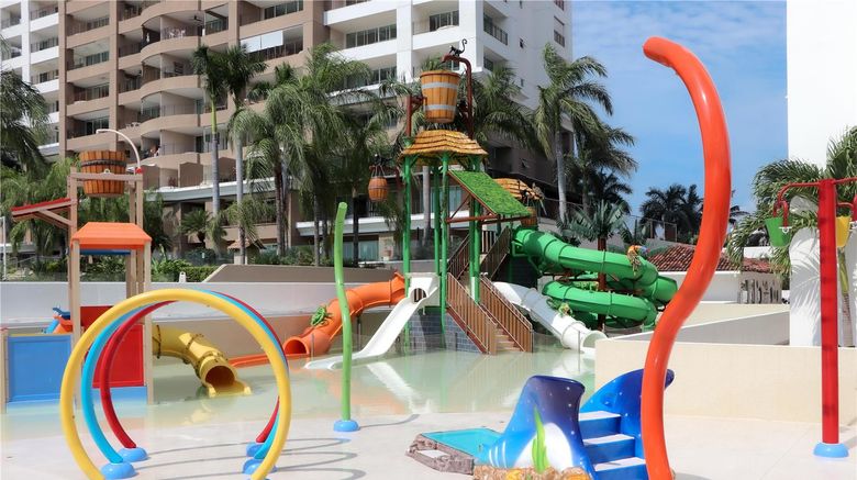 <b>Sunscape Puerto Vallarta Resort & Spa Pool</b>. Images powered by <a href="https://iceportal.shijigroup.com/" title="IcePortal" target="_blank">IcePortal</a>.