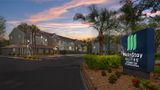 <b>MainStay Suites Exterior</b>. Images powered by <a href="https://iceportal.shijigroup.com/" title="IcePortal" target="_blank">IcePortal</a>.