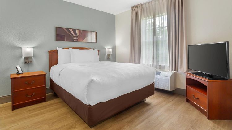 MainStay Suites Room
