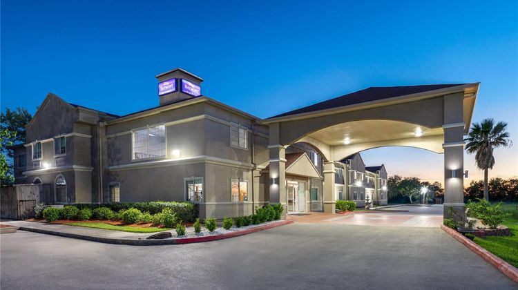 Baymont by Wyndham Texas City Exterior