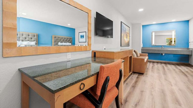 <b>Econo Lodge Inn and Suites Sealy Room</b>. Images powered by <a href="https://iceportal.shijigroup.com/" title="IcePortal" target="_blank">IcePortal</a>.