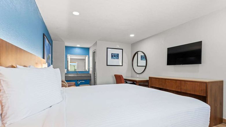 <b>Econo Lodge Inn and Suites Sealy Room</b>. Images powered by <a href="https://iceportal.shijigroup.com/" title="IcePortal" target="_blank">IcePortal</a>.