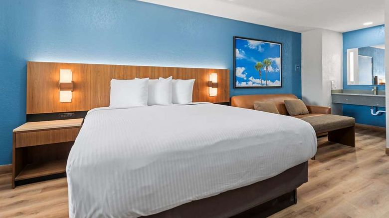 <b>Econo Lodge Inn and Suites Sealy Room</b>. Images powered by <a href="https://iceportal.shijigroup.com/" title="IcePortal" target="_blank">IcePortal</a>.