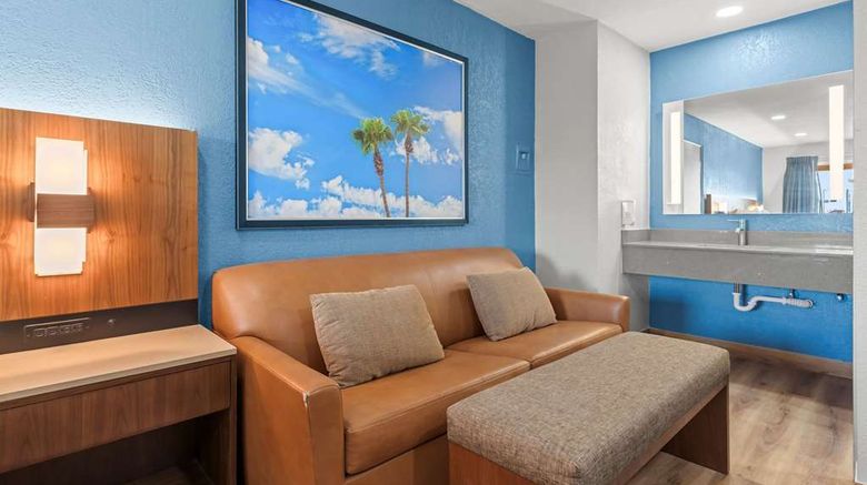 <b>Econo Lodge Inn and Suites Sealy Room</b>. Images powered by <a href="https://iceportal.shijigroup.com/" title="IcePortal" target="_blank">IcePortal</a>.
