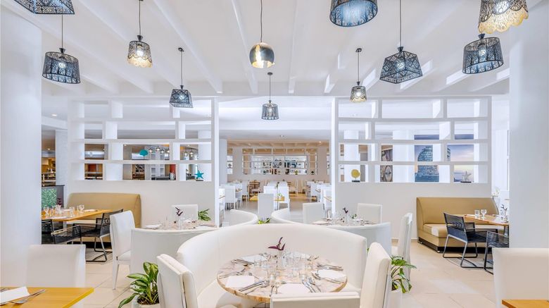 <b>Melia Costa Rey Restaurant</b>. Images powered by <a href="https://iceportal.shijigroup.com/" title="IcePortal" target="_blank">IcePortal</a>.