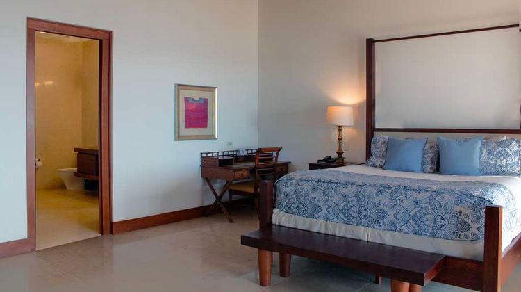 Las Verandas Hotel & Villas Suite