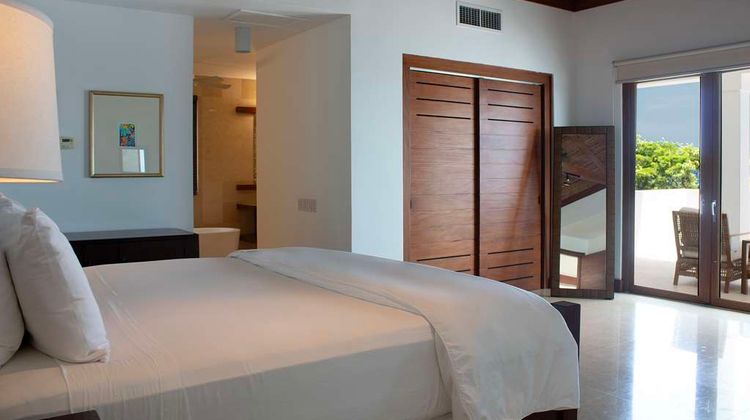 Las Verandas Hotel & Villas Suite