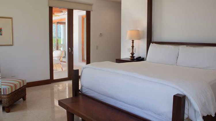 Las Verandas Hotel & Villas Suite