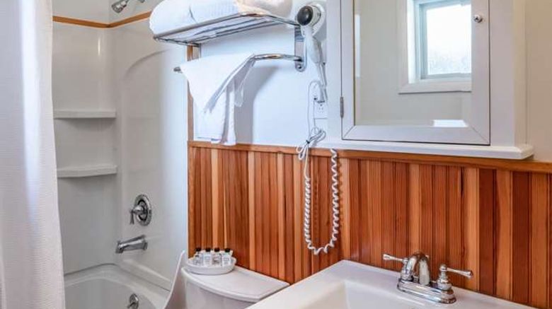 <b>Placid Bay Inn Suite</b>. Images powered by <a href="https://iceportal.shijigroup.com/" title="IcePortal" target="_blank">IcePortal</a>.
