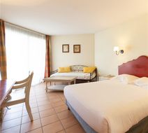Golden Tulip Hotel Avignon Le Paradou Room