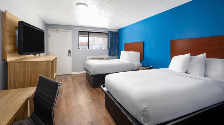 <b>Super 8 by Wyndham Portsmouth Norfolk Room</b>. Images powered by <a href="https://iceportal.shijigroup.com/" title="IcePortal" target="_blank">IcePortal</a>.