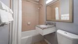 Super 8 by Wyndham Portsmouth Norfolk Suite