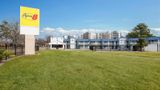 Super 8 by Wyndham Portsmouth Norfolk Exterior