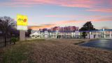Super 8 by Wyndham Portsmouth Norfolk Exterior