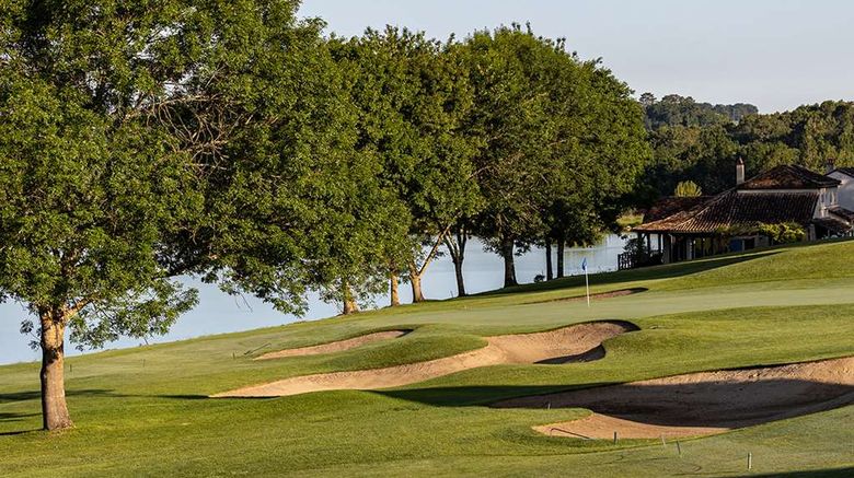 <b>Chateau des Vigiers Golf</b>. Images powered by <a href="https://iceportal.shijigroup.com/" title="IcePortal" target="_blank">IcePortal</a>.