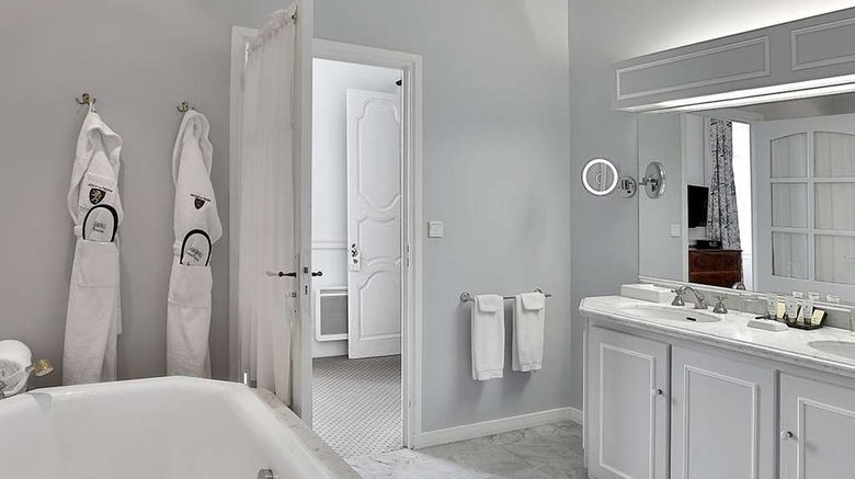 <b>Chateau des Vigiers Room</b>. Images powered by <a href="https://iceportal.shijigroup.com/" title="IcePortal" target="_blank">IcePortal</a>.