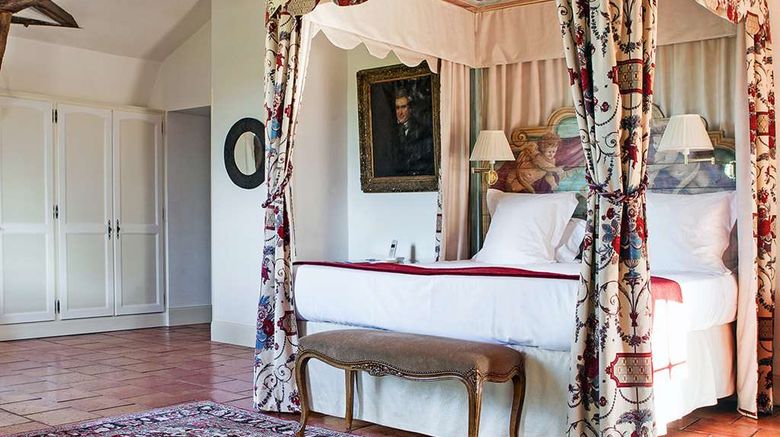 <b>Chateau des Vigiers Suite</b>. Images powered by <a href="https://iceportal.shijigroup.com/" title="IcePortal" target="_blank">IcePortal</a>.