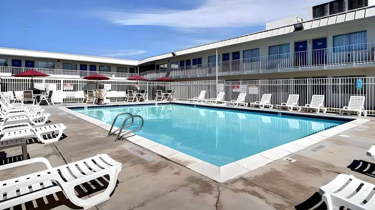 Econo Lodge Midvale Pool