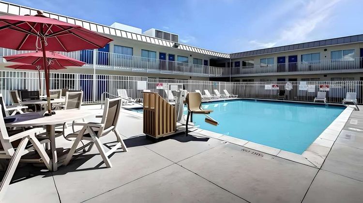 Econo Lodge Midvale Pool