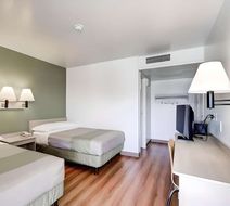 Econo Lodge Midvale Room