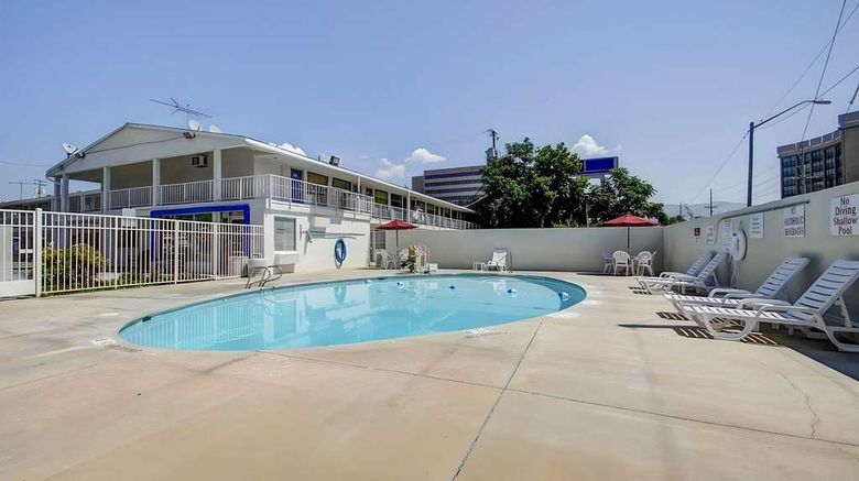<b>Park Inn Salt Lake City Downtown Pool</b>. Images powered by <a href="https://iceportal.shijigroup.com/" title="IcePortal" target="_blank">IcePortal</a>.