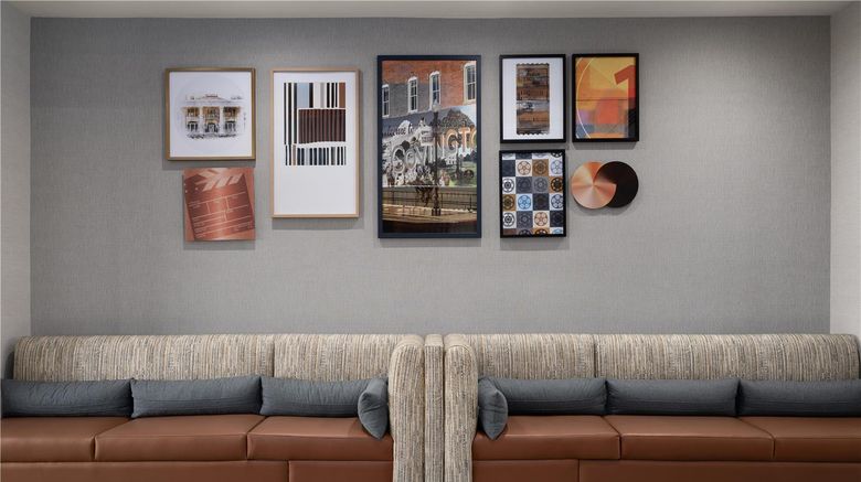 <b>Homewood Covington Lobby</b>. Images powered by <a href="https://iceportal.shijigroup.com/" title="IcePortal" target="_blank">IcePortal</a>.