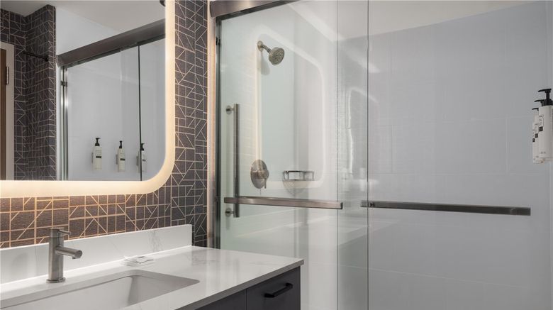 <b>Homewood Covington Room</b>. Images powered by <a href="https://iceportal.shijigroup.com/" title="IcePortal" target="_blank">IcePortal</a>.