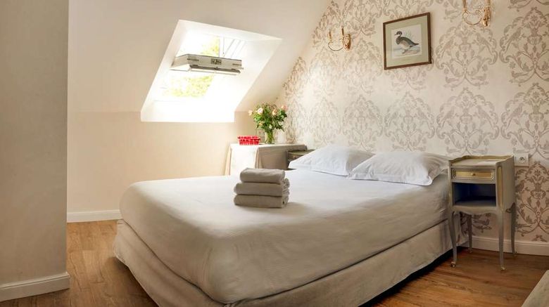 <b>Hotel De France Et De Guise Room</b>. Images powered by <a href="https://iceportal.shijigroup.com/" title="IcePortal" target="_blank">IcePortal</a>.