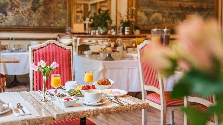 <b>Hotel De France Et De Guise Restaurant</b>. Images powered by <a href="https://iceportal.shijigroup.com/" title="IcePortal" target="_blank">IcePortal</a>.