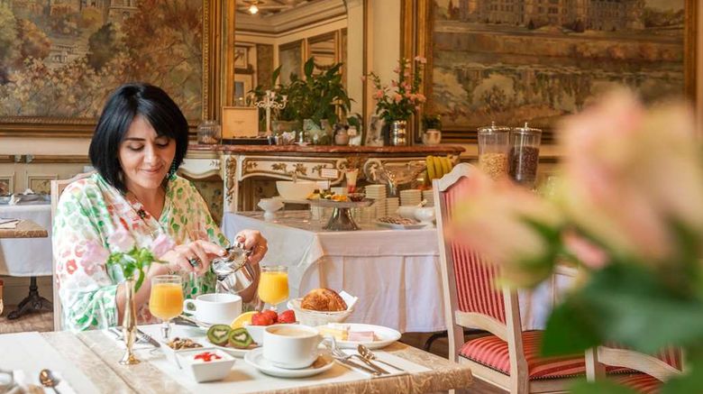 <b>Hotel De France Et De Guise Restaurant</b>. Images powered by <a href="https://iceportal.shijigroup.com/" title="IcePortal" target="_blank">IcePortal</a>.