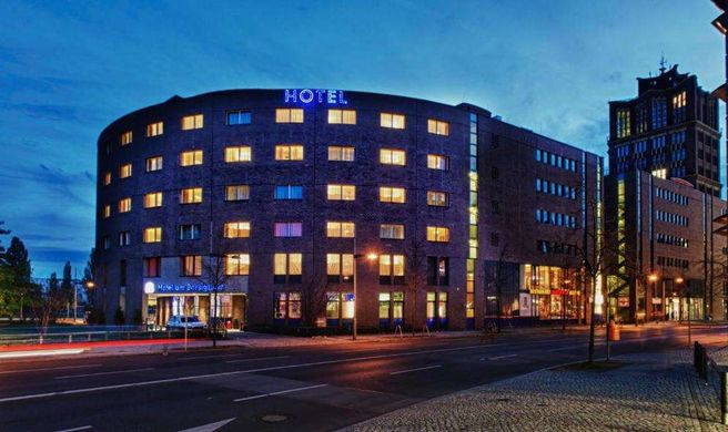 Hotel am Borsigturm Exterior