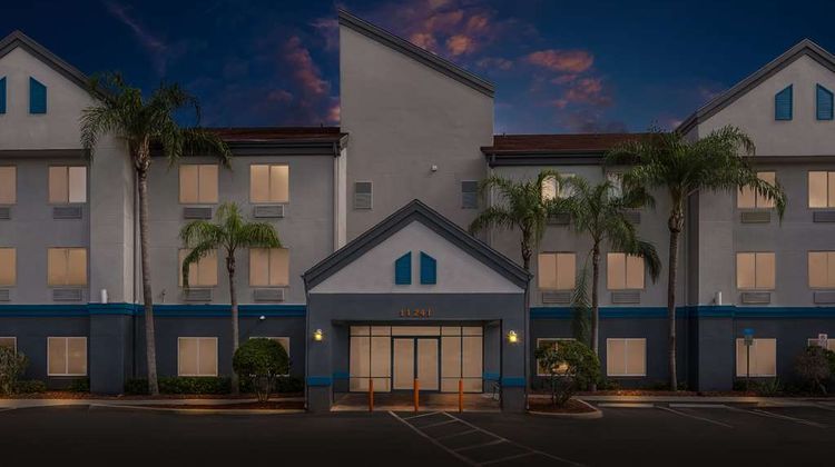 Suburban Studios Orlando Exterior