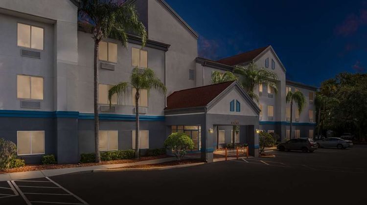 Suburban Studios Orlando Exterior