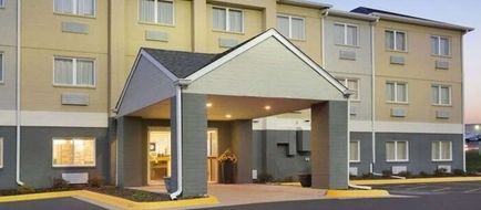 Dubuque Inn & Suites Exterior