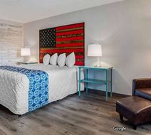 Super 8 by Wyndham Daleville Ft Novosel Room