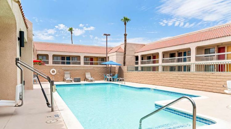 Signature Inn Indio I-10 Pool