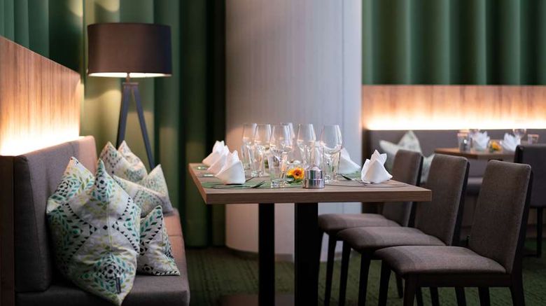 <b>Kongresshotel Potsdam Restaurant</b>. Images powered by <a href="https://iceportal.shijigroup.com/" title="IcePortal" target="_blank">IcePortal</a>.