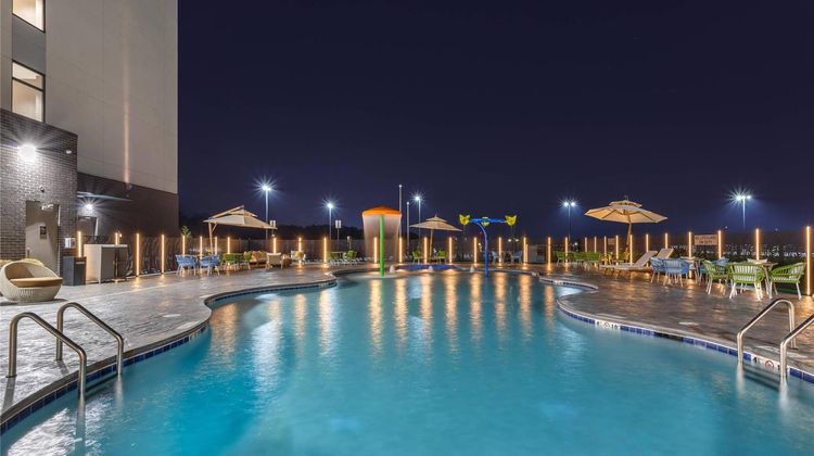 Cambria Hotel Pigeon Forge Pool