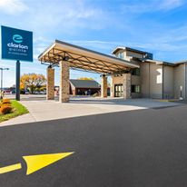 Clarion Pointe Milwaukee Airport