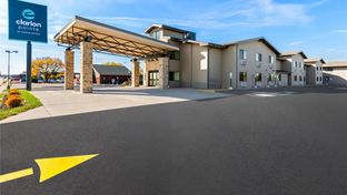 Clarion Pointe Milwaukee Airport