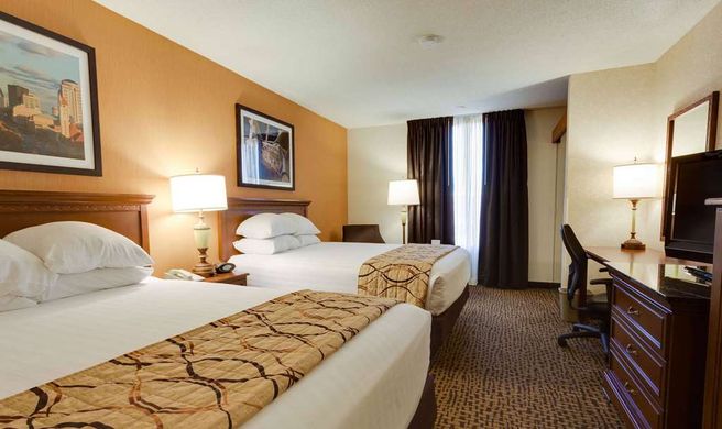 Wingate by Wyndham St Louis Fenton Room