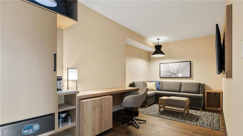 <b>Hyatt Place Rapid City/Downtown Suite</b>. Images powered by <a href="https://iceportal.shijigroup.com/" title="IcePortal" target="_blank">IcePortal</a>.