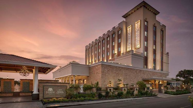 Jasraj Palace Yavatmal Hotel-Radisson Exterior