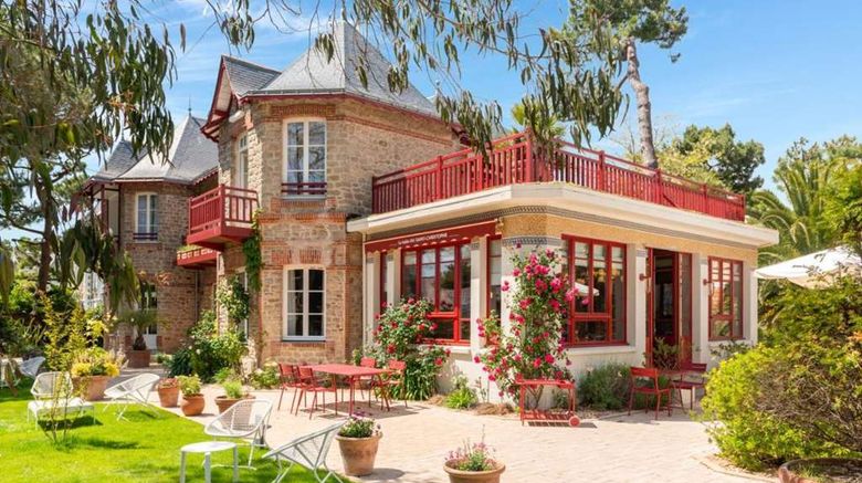 <b>Hotel Saint Christophe Exterior</b>. Images powered by <a href="https://iceportal.shijigroup.com/" title="IcePortal" target="_blank">IcePortal</a>.
