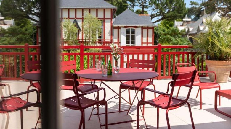 <b>Hotel Saint Christophe Exterior</b>. Images powered by <a href="https://iceportal.shijigroup.com/" title="IcePortal" target="_blank">IcePortal</a>.