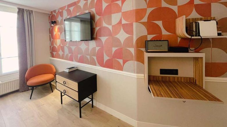 <b>Hotel de l'Esperance Room</b>. Images powered by <a href="https://iceportal.shijigroup.com/" title="IcePortal" target="_blank">IcePortal</a>.